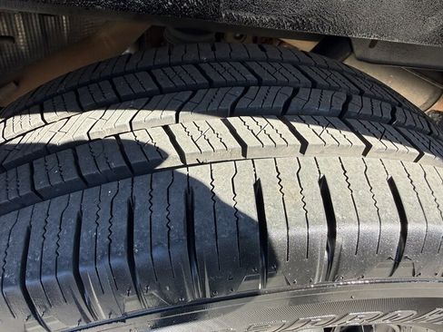 Used 2017 Ford Transit 250 130 Low Roof image 9