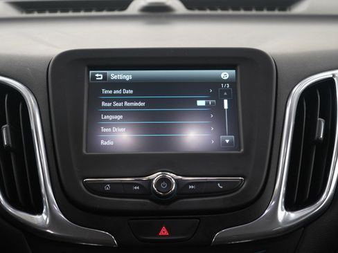 Used 2018 Chevrolet Equinox LT image 17