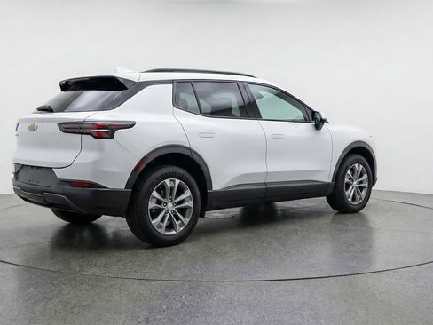 Used 2025 Chevrolet Equinox LT image 9