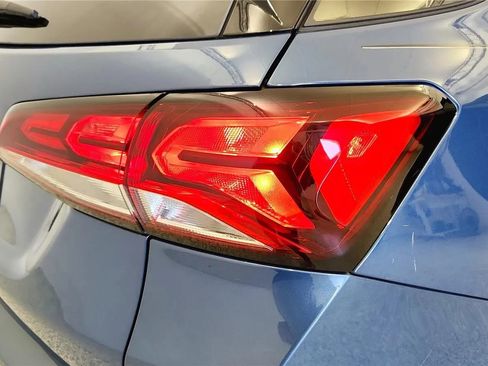 Used 2024 Chevrolet Equinox LT w/ LPO, Floor Liner Package FWD image 15