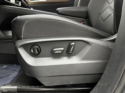 Used 2026 Volkswagen Atlas SE image 13