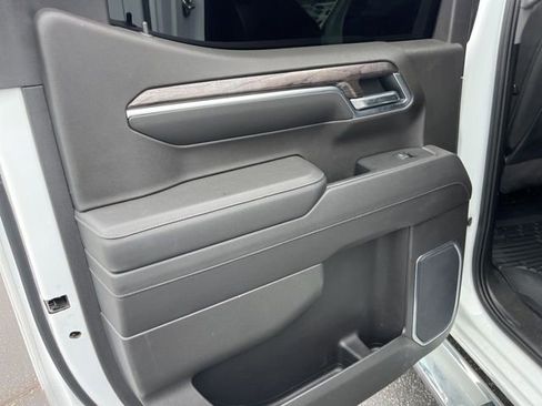 Used 2022 Chevrolet Silverado 1500 LTZ AWD/4WD image 11