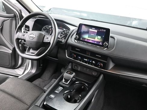 Used 2025 Nissan Rogue SV FWD image 30