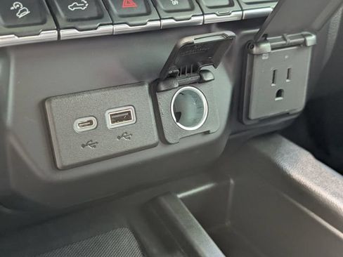 Used 2022 GMC Sierra 1500 AT4 w/ AT4 Preferred Package AWD/4WD image 29