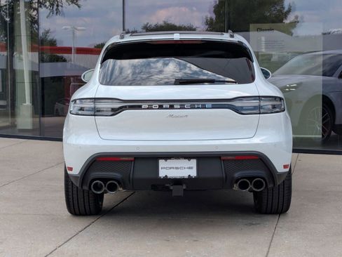 Certified 2026 Porsche Macan AWD/4WD image 10