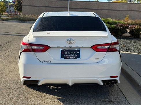 Used 2019 Toyota Camry SE image 4