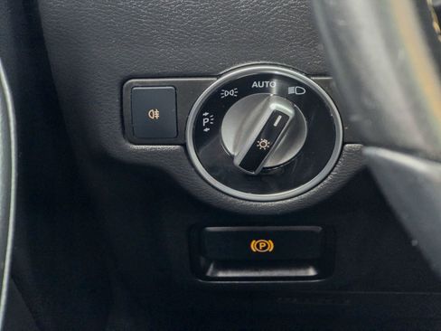 Used 2019 INFINITI QX30 image 38