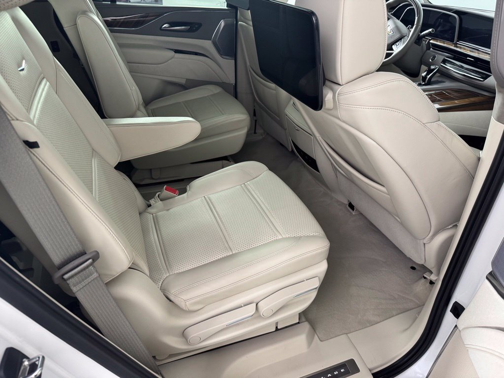 Used 2024 Cadillac Escalade Sport Platinum w/ Heavy-Duty Trailer Package AWD/4WD image 32
