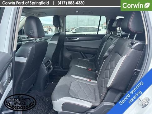 Used 2024 Volkswagen Atlas Peak Edition SE image 13