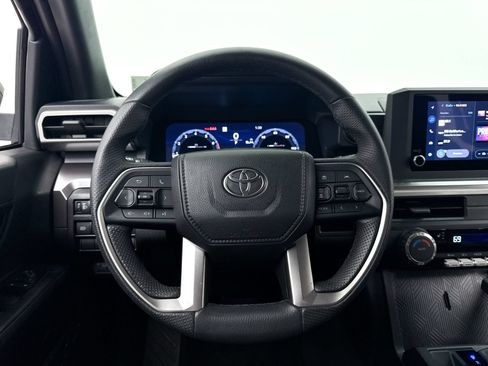 Used 2025 Toyota Tacoma TRD Off-Road AWD/4WD image 31