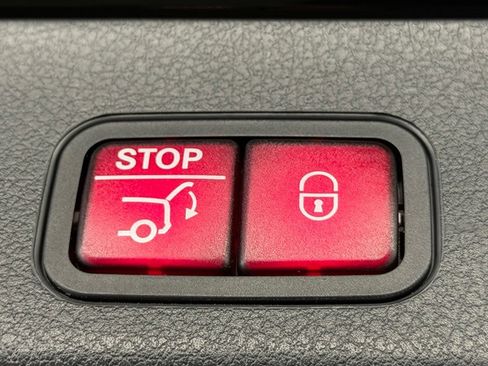 Used 2021 Mercedes-Benz GLB 250 image 16