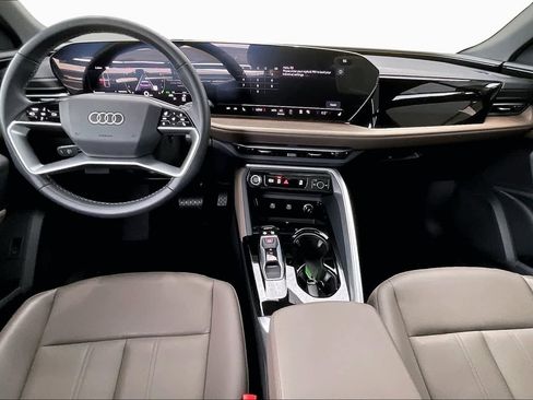 Used 2025 Audi Q5 Premium w/ Convenience Package AWD/4WD image 15