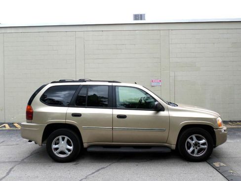 Used 2007 GMC Envoy SLE RWD image 1