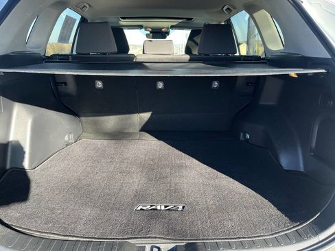 Used 2019 Toyota RAV4 XLE w/ Convenience Package image 24
