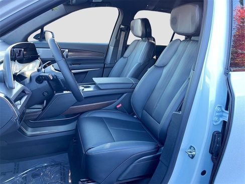 New 2026 Cadillac Vistiq Luxury image 20