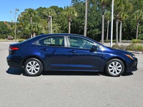 Certified 2023 Toyota Corolla LE image 2