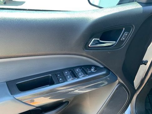 Used 2021 Chevrolet Colorado Z71 AWD/4WD image 18