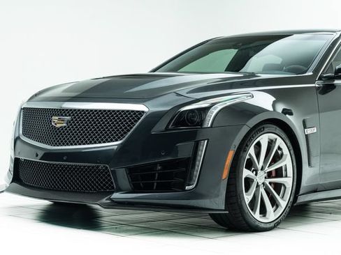 Used 2018 Cadillac CTS V w/ Carbon Fiber Package RWD image 10