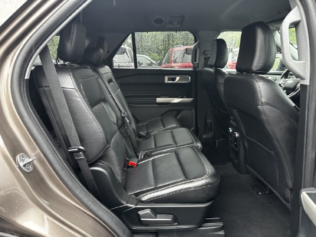 Certified 2021 Ford Explorer Limited w/ Equipment Group 301A AWD/4WD image 36