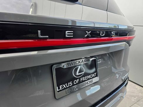 New 2026 Lexus TX 500h AWD image 16