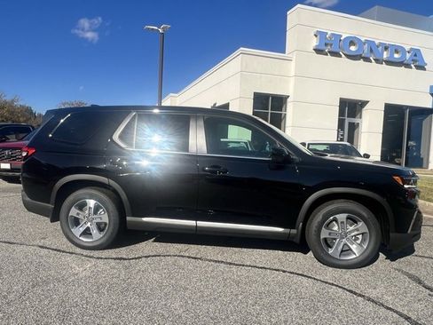 New 2025 Honda Pilot EX-L image 2