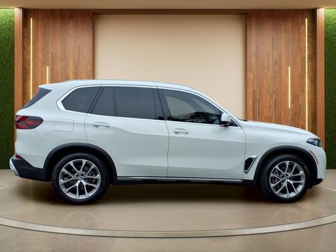 Used 2025 BMW X5 xDrive40i w/ Premium Package AWD/4WD image 38