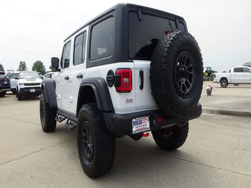 Certified 2022 Jeep Wrangler Unlimited Rubicon w/ Xtreme Recon 35" Tire Package AWD/4WD image 8