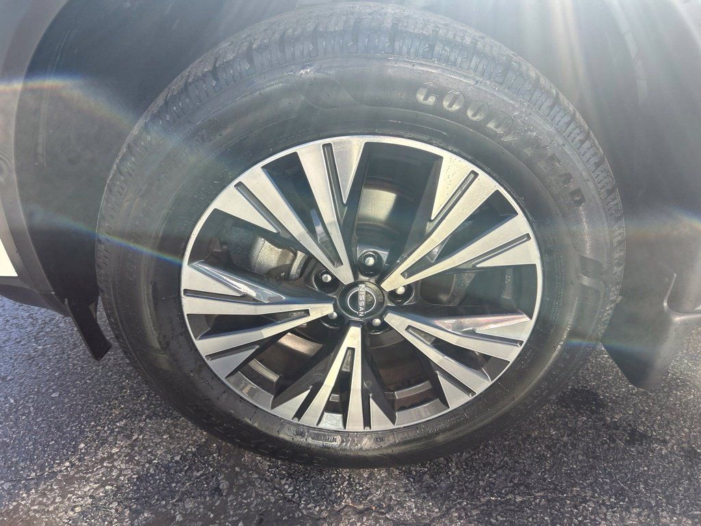 Certified 2023 Nissan Rogue SV AWD/4WD image 10