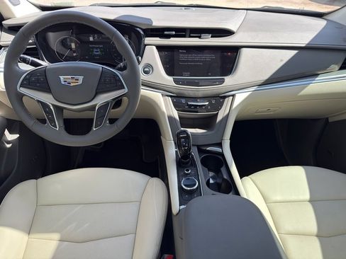 Certified 2024 Cadillac XT5 Premium Luxury FWD image 25