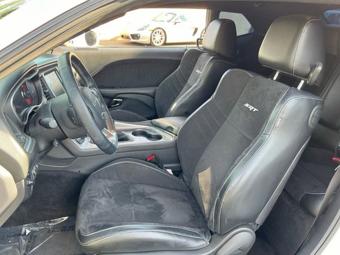 Used 2015 Dodge Challenger SRT Hellcat image 19