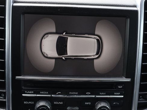 Used 2014 Porsche Cayenne S image 27