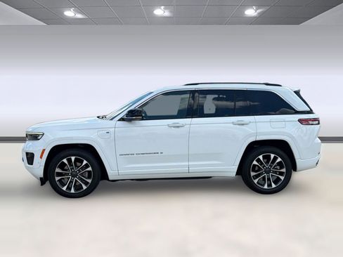 Used 2023 Jeep Grand Cherokee Overland AWD/4WD image 2