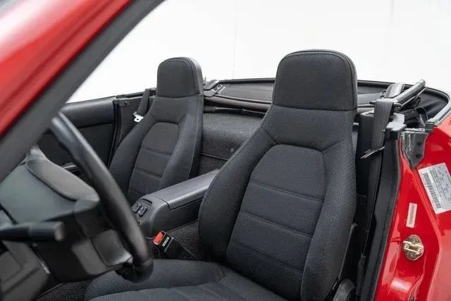 Used 1990 MAZDA MX-5 Miata RWD image 15
