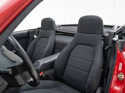 Used 1990 MAZDA MX-5 Miata RWD image 15