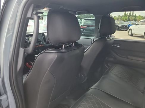 Used 2025 Nissan Frontier PRO-4X w/ Tow Package AWD/4WD image 12