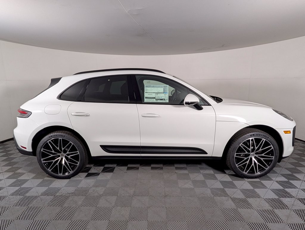 New 2026 Porsche Macan AWD/4WD image 8