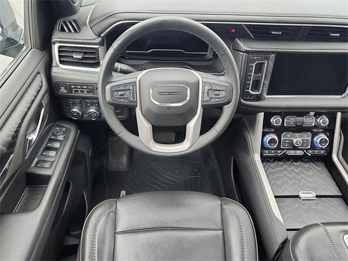 Certified 2023 GMC Yukon XL Denali image 11