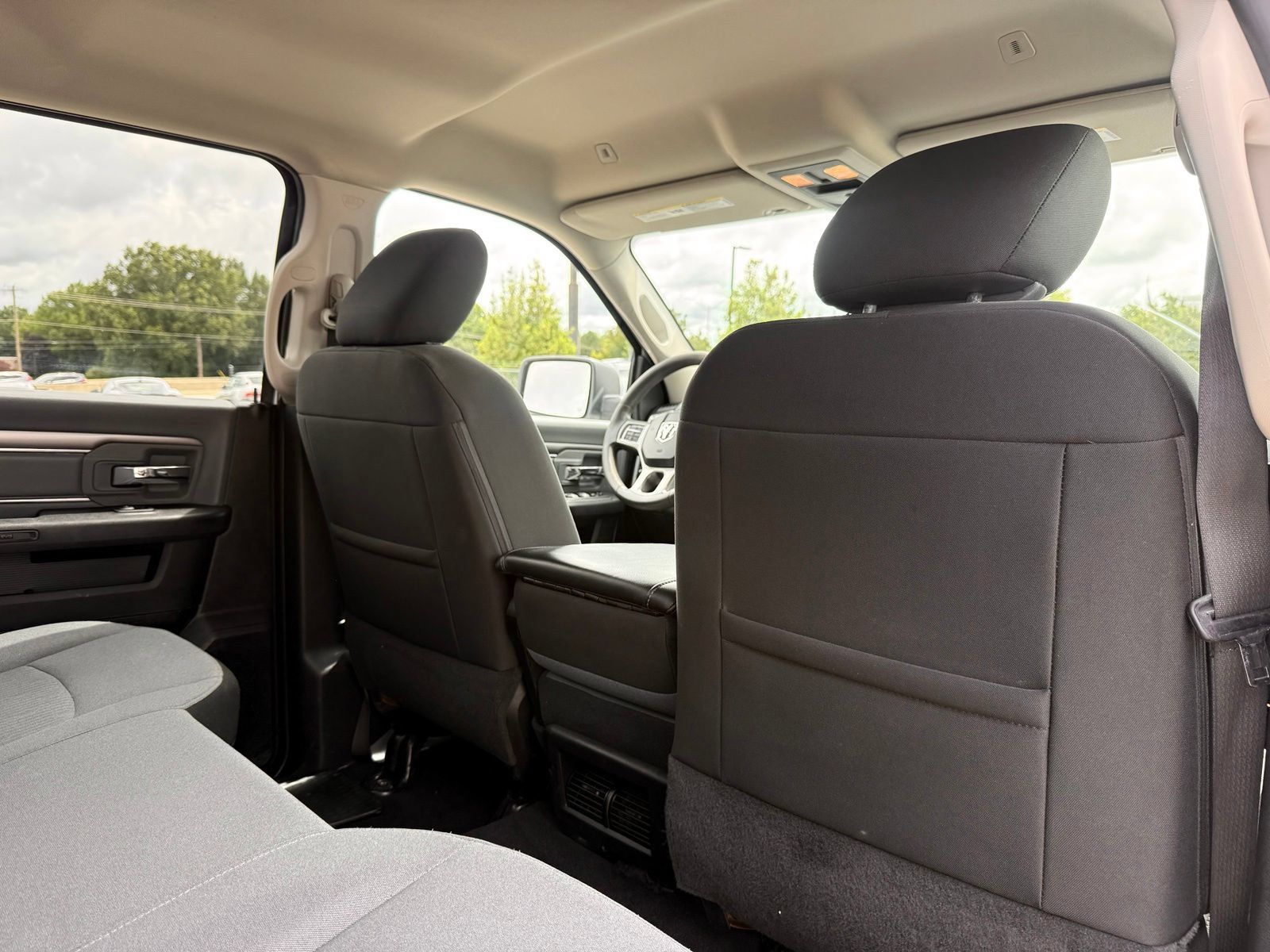 Used 2021 RAM 1500 Classic SLT AWD/4WD image 27