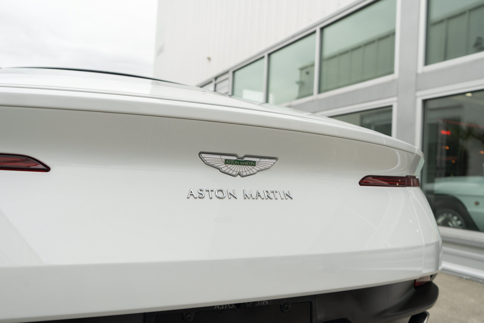 Used 2019 Aston Martin DB11 Coupe RWD image 8