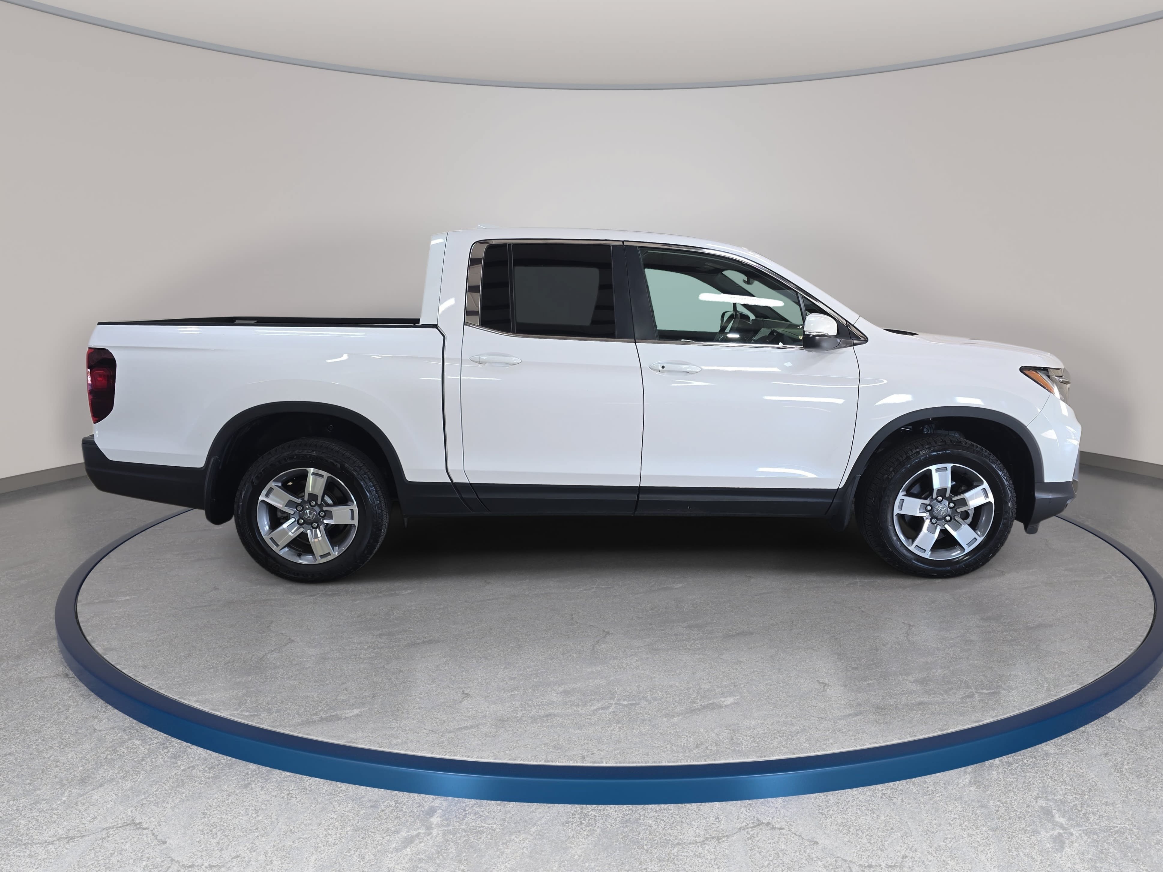 Used 2025 Honda Ridgeline RTL image 5