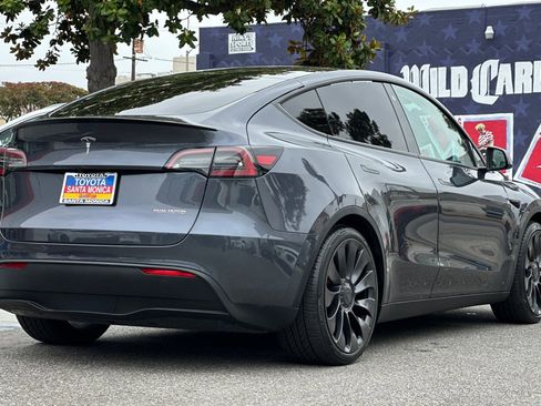 Used 2023 Tesla Model Y Performance AWD/4WD image 4
