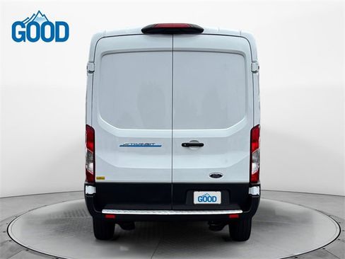 Used 2022 Ford E-Transit Medium Roof image 4