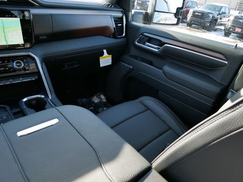 New 2026 GMC Sierra 2500 Denali w/ Denali Reserve Package image 15