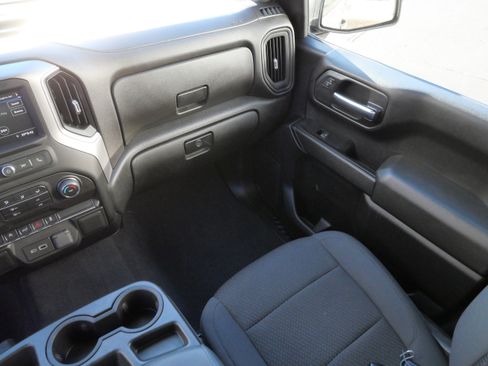 Used 2022 Chevrolet Silverado 1500 Custom w/ Safety Confidence Package image 11
