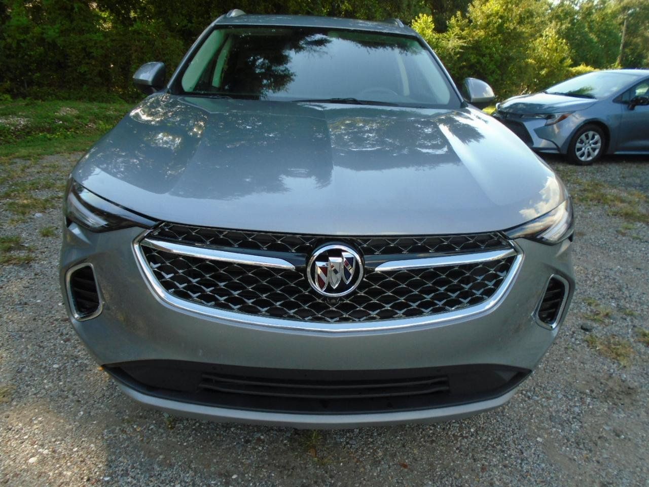 Used 2023 Buick Envision Avenir AWD/4WD image 2