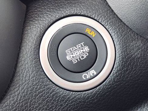 New 2026 RAM 2500 Laramie AWD/4WD image 18