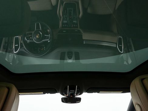 Certified 2023 Porsche Cayenne Platinum Edition AWD/4WD image 21