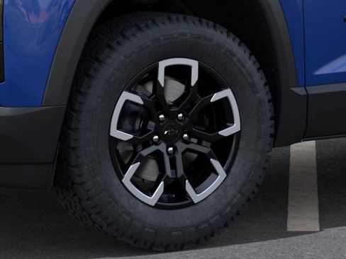 New 2025 Chevrolet Equinox ACTIV w/ Convenience Package III image 9