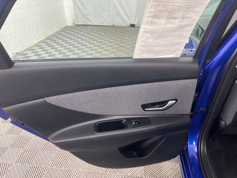 Used 2023 Hyundai Elantra Limited image 17