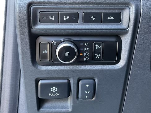 Used 2024 Ford F150 Platinum w/ FX4 Off-Road Package AWD/4WD image 32